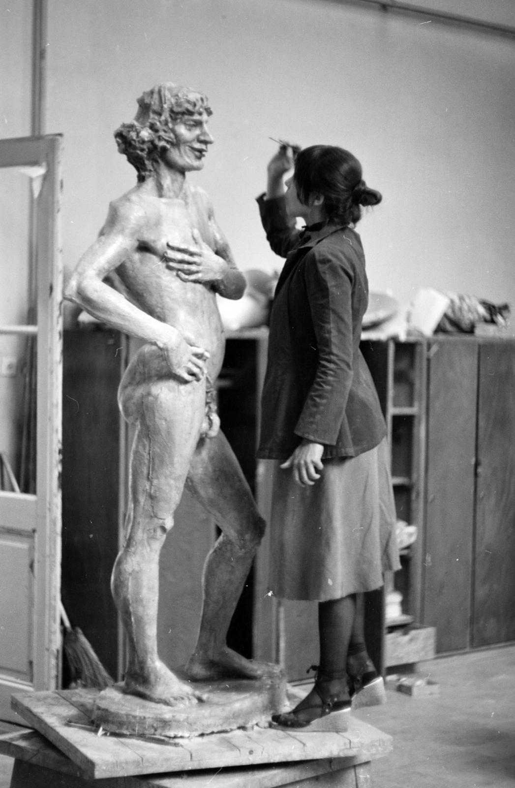 1977, Bencseky Mátyás, sculptor, Fortepan #289519