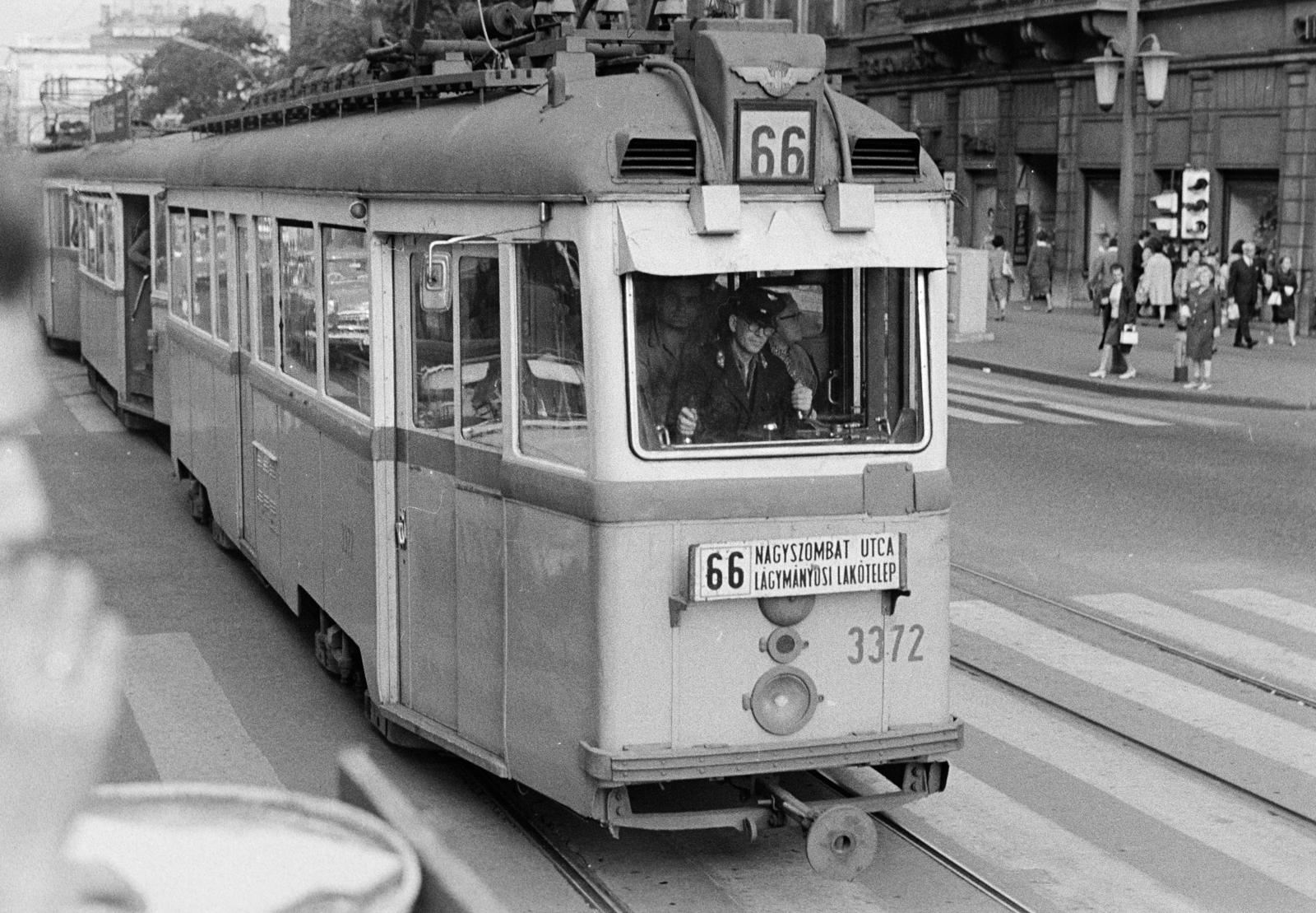 Magyarország, Budapest XIII.,Budapest V., Szent István körút, jobbra a 23. számú ház a Nagy Ignác utca sarkán., 1967, Bencseky Mátyás, Best of, villamos, viszonylattábla, Budapest, Fortepan #289593