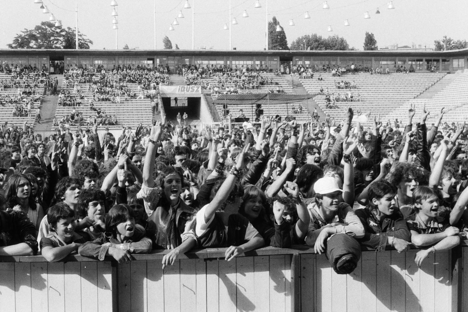 Magyarország, Budapest XIV., Kisstadion, a felvétel a Pokolgép együttes koncertjén készült 1986. június 14-én., 1986, Bencseky Mátyás, Budapest, Fortepan #289615