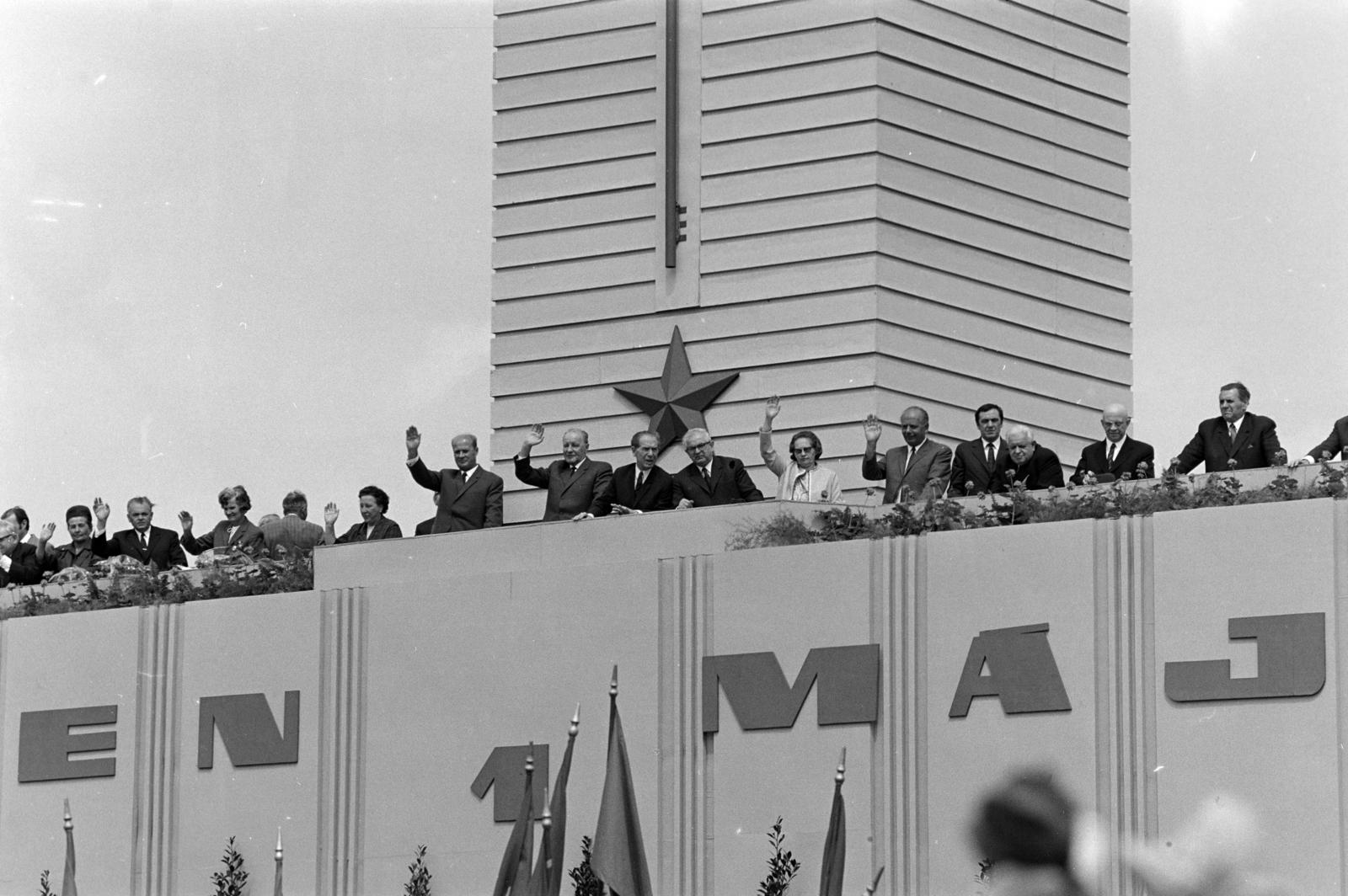 1973, Bencseky Mátyás, integetés, politikai dekoráció, Fortepan #289632