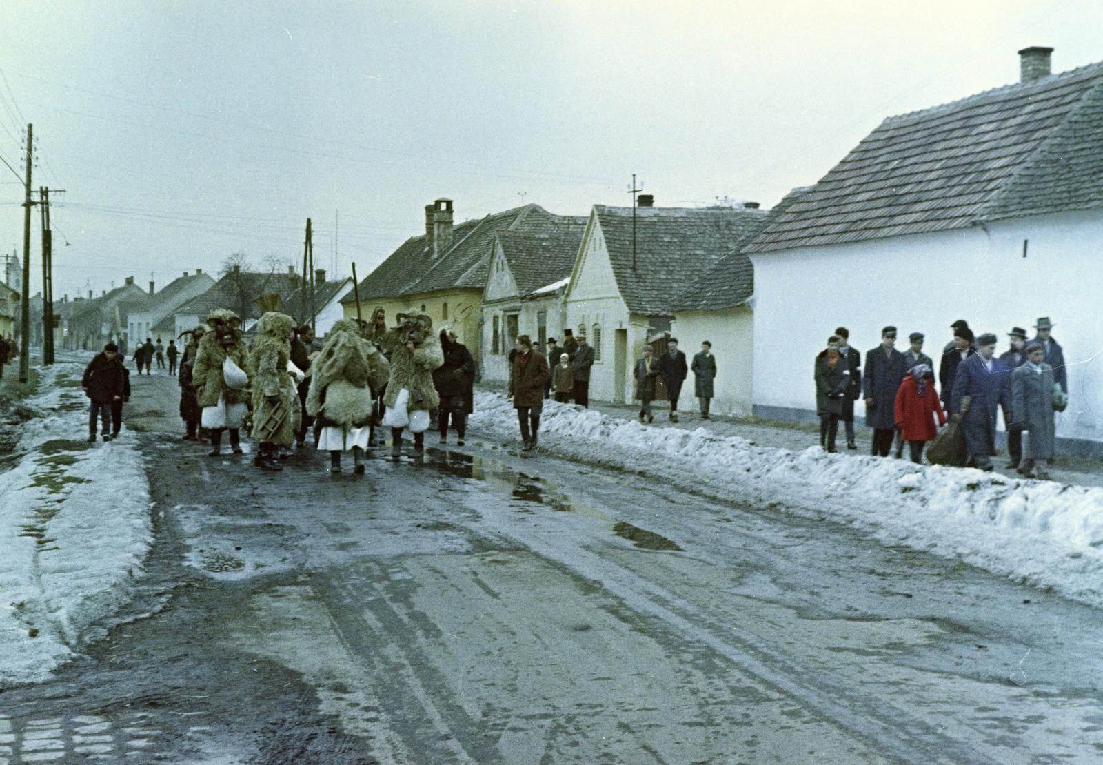 1961, Bencseky Mátyás, Busó-walking, colorful, Fortepan #289658
