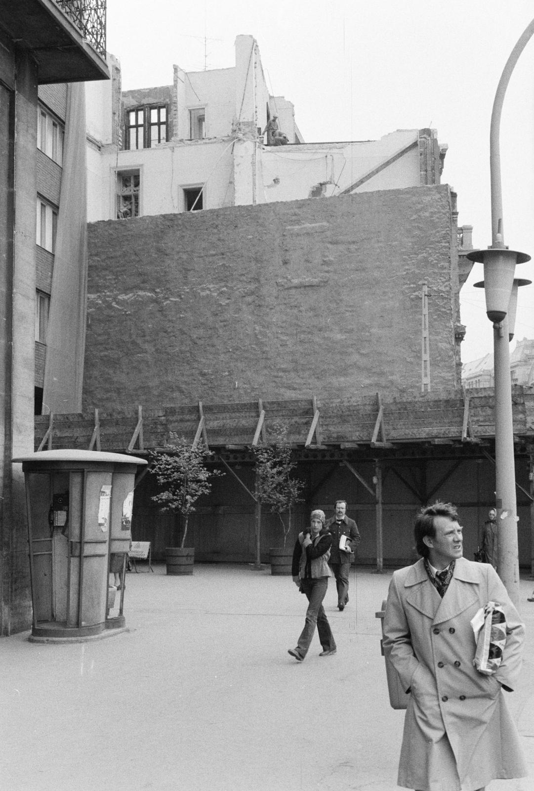 Magyarország, Budapest VII., a Károly (Tanács) körút 9. számú ház bontása., 1979, Bencseky Mátyás, Budapest, Fortepan #289709