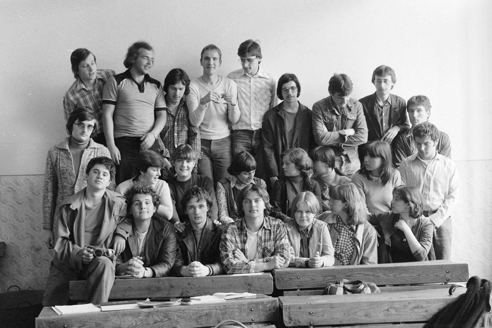 Magyarország, Budapest VI., Munkácsy Mihály utca 26., csoportkép a Kölcsey Ferenc Gimnázium IV./D osztályáról., 1979, Bencseky Mátyás, Budapest, Fortepan #289712