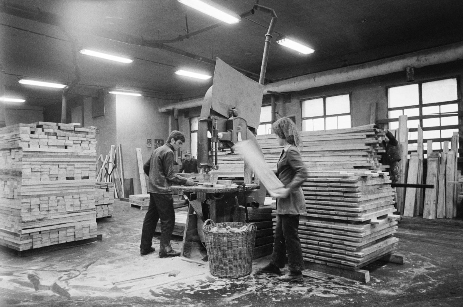 1970, Bencseky Mátyás, chest, carpenter, planer, Fortepan #289837