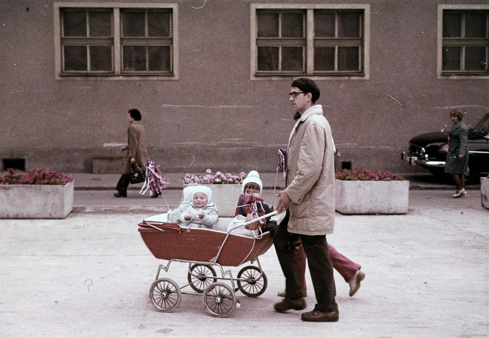 1967, Bencseky Mátyás, ikrek, színes, babakocsi, Fortepan #289922