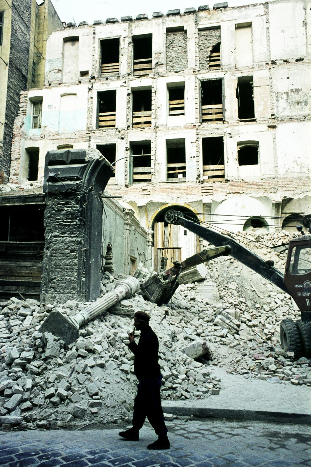 1974, Bencseky Mátyás, war damage, excavator, colorful, Fortepan #289931