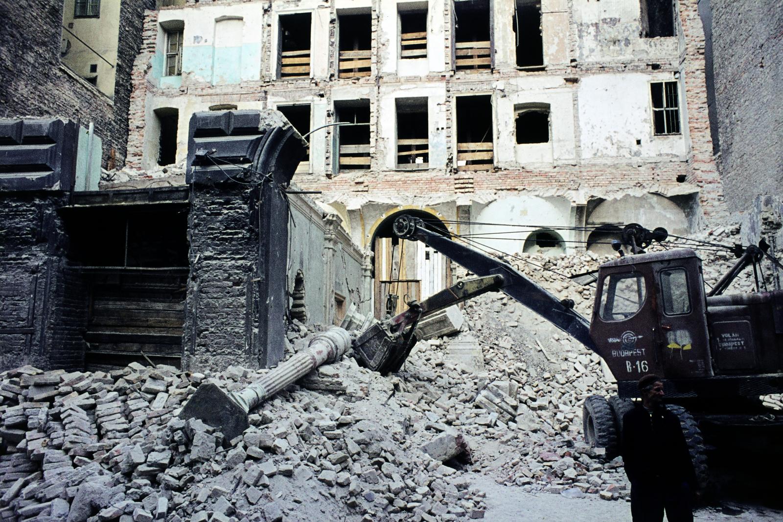 1974, Bencseky Mátyás, war damage, excavator, colorful, Fortepan #289932