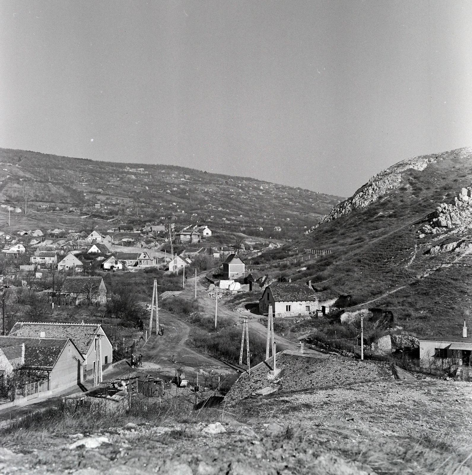 Hungary, Budaörs, kilátás a Kálvária-dombról a Mária-völgy felé., 1974, Bencseky Mátyás, Fortepan #289965