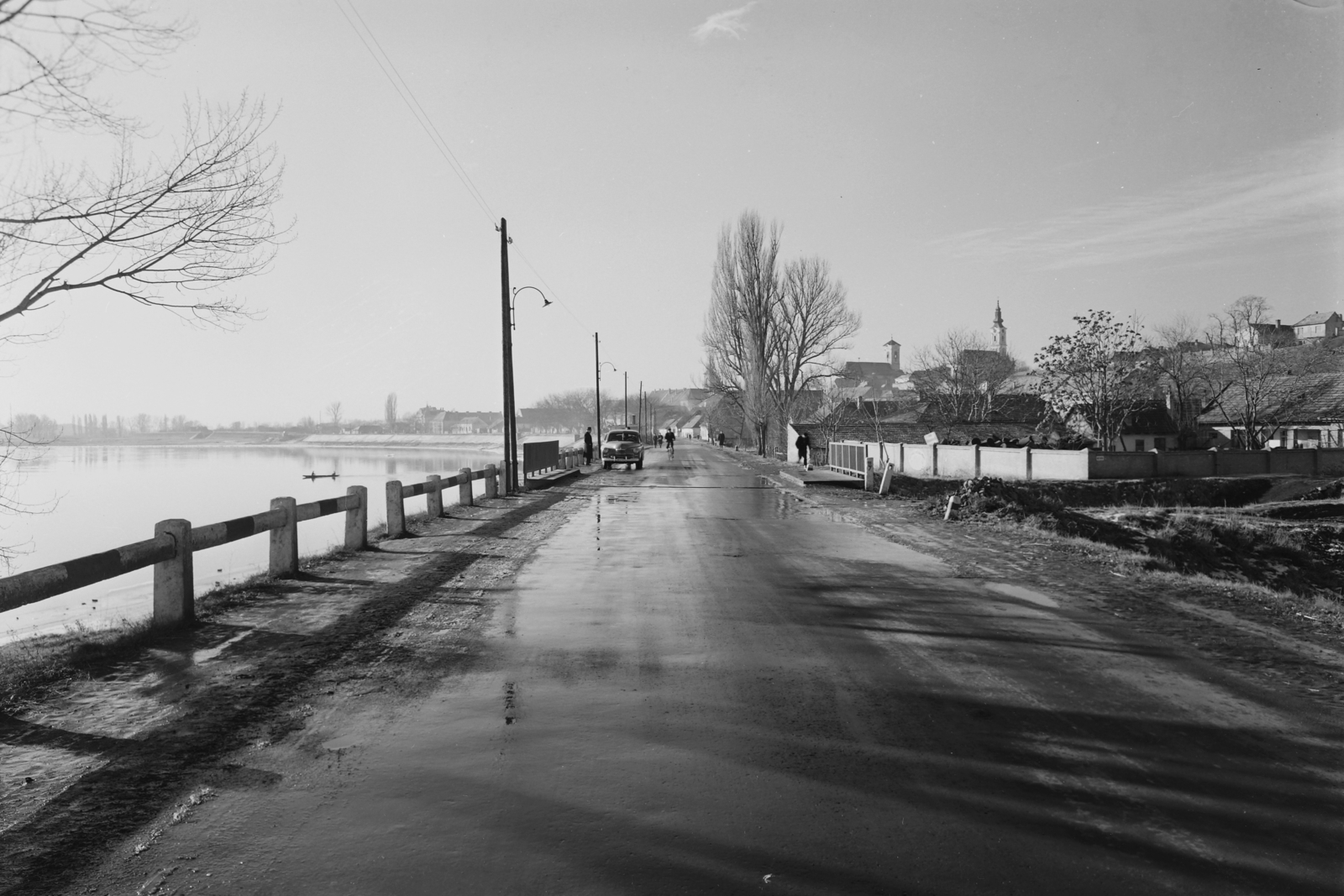 Hungary, Szentendre, Duna korzó (Somogyi-Bacsó part) a Rév utcánál a belváros felé nézve., 1961, UVATERV, Fortepan #2901