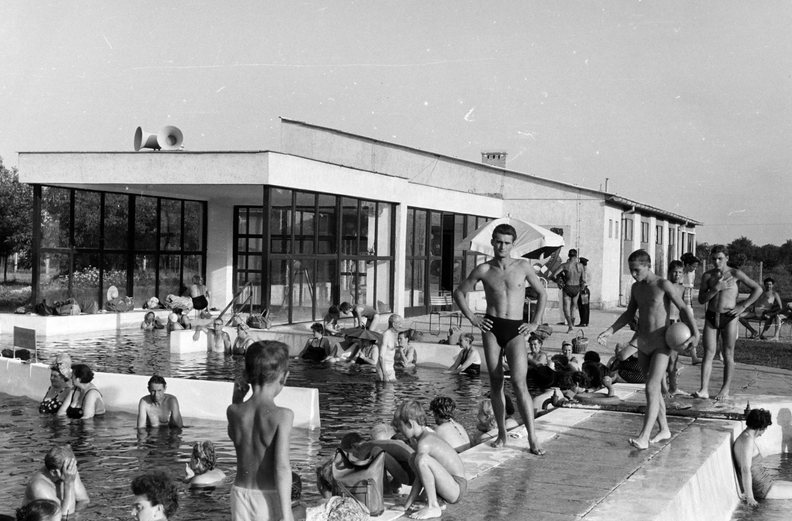 1965, Hegyvidéki Helytörténeti Gyűjtemény, beach, Fortepan #290138