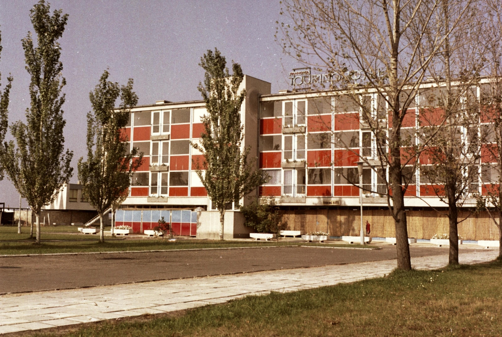 Hungary, Agárd, Touring Hotel., 1974, Építésügyi Dokumentációs és Információs Központ, VÁTI, colorful, hotel, Fortepan #29018
