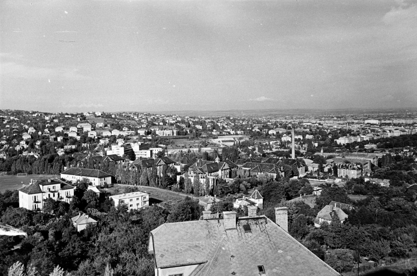 Magyarország, Budapest XII., Rözse utca, kilátás a Fővárosi Esze Tamás Fiúotthon és Általános Iskola épületéből a János Kórház felé., 1962, Hegyvidéki Helytörténeti Gyűjtemény, Budapest, Fortepan #290220