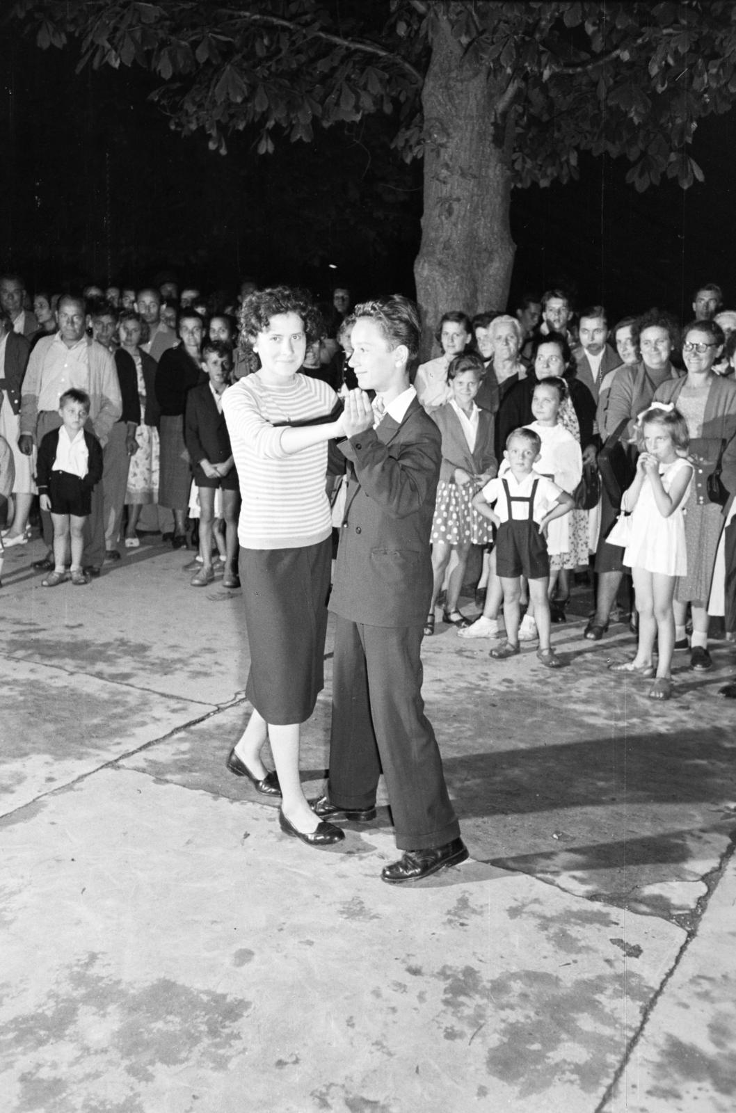 1960, Hegyvidéki Helytörténeti Gyűjtemény, dance, Fortepan #290334