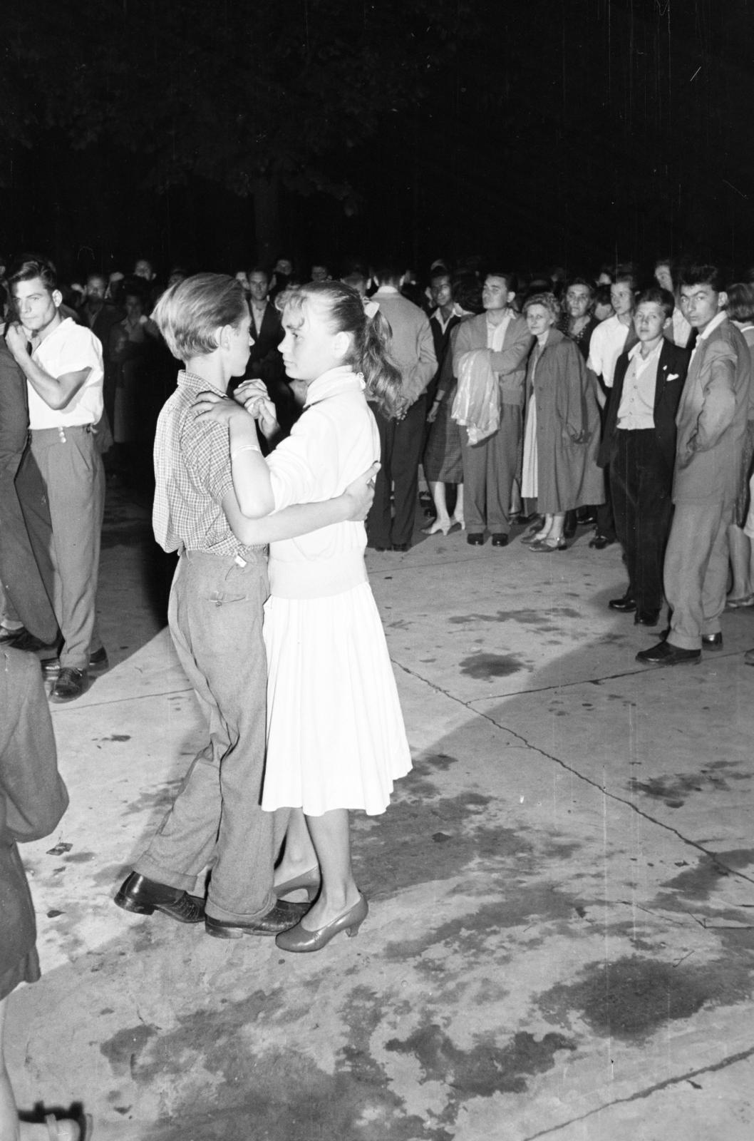 1960, Hegyvidéki Helytörténeti Gyűjtemény, dance, Fortepan #290335