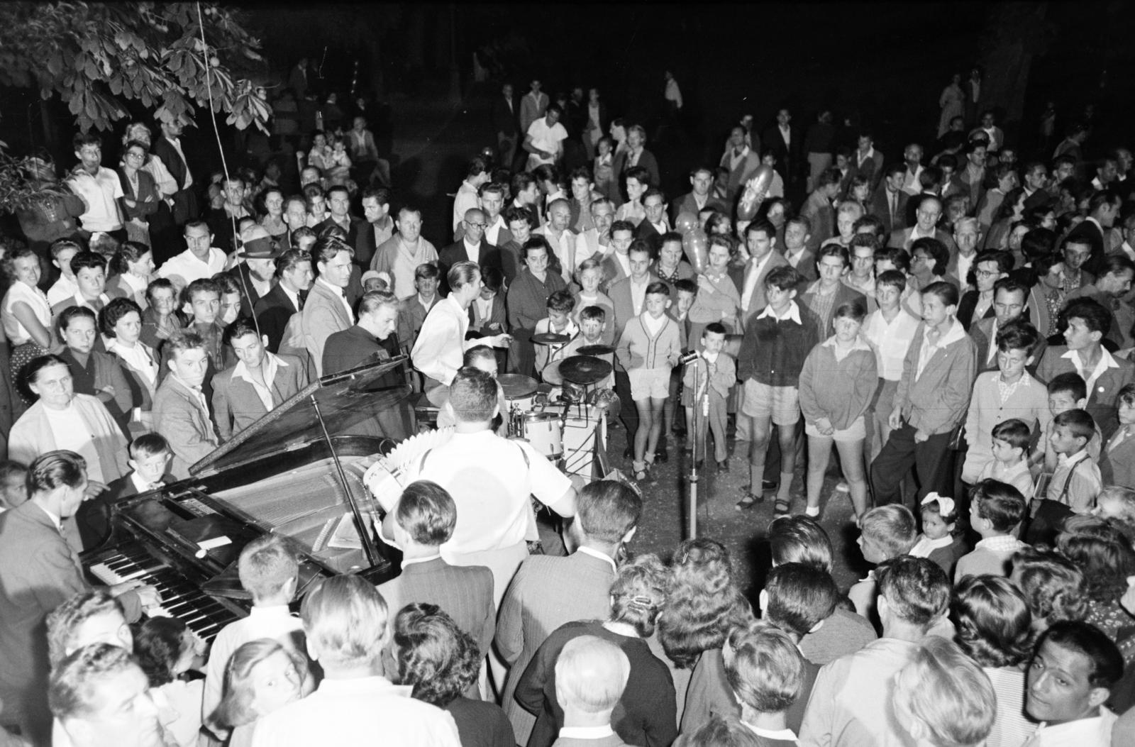 1960, Hegyvidéki Helytörténeti Gyűjtemény, piano, cymbal, drum, drummer, Fortepan #290345