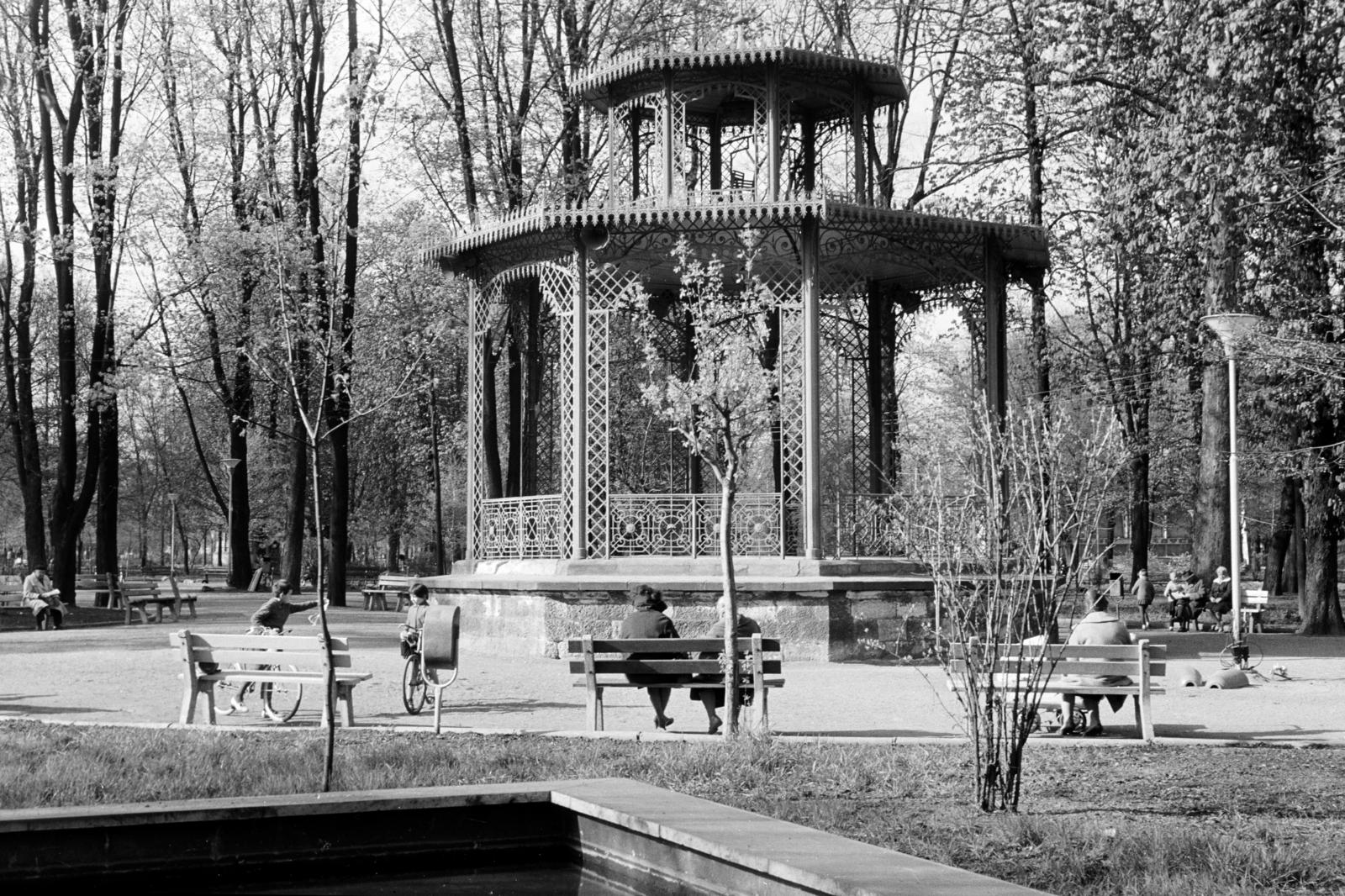 Slovakia, Košice, Városi park, zenepavilon., 1963, Hegyvidéki Helytörténeti Gyűjtemény, Fortepan #290406