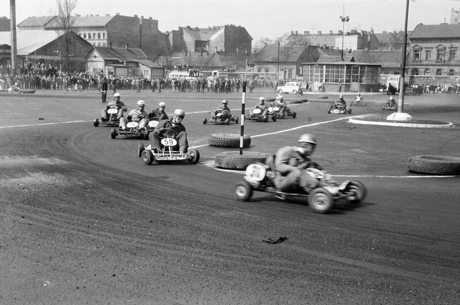 Hungary, Budapest VIII., Korányi Sándor utca 3., Mező Imre garázs, gokartverseny, 1962, Hegyvidéki Helytörténeti Gyűjtemény, Budapest, Fortepan #290429
