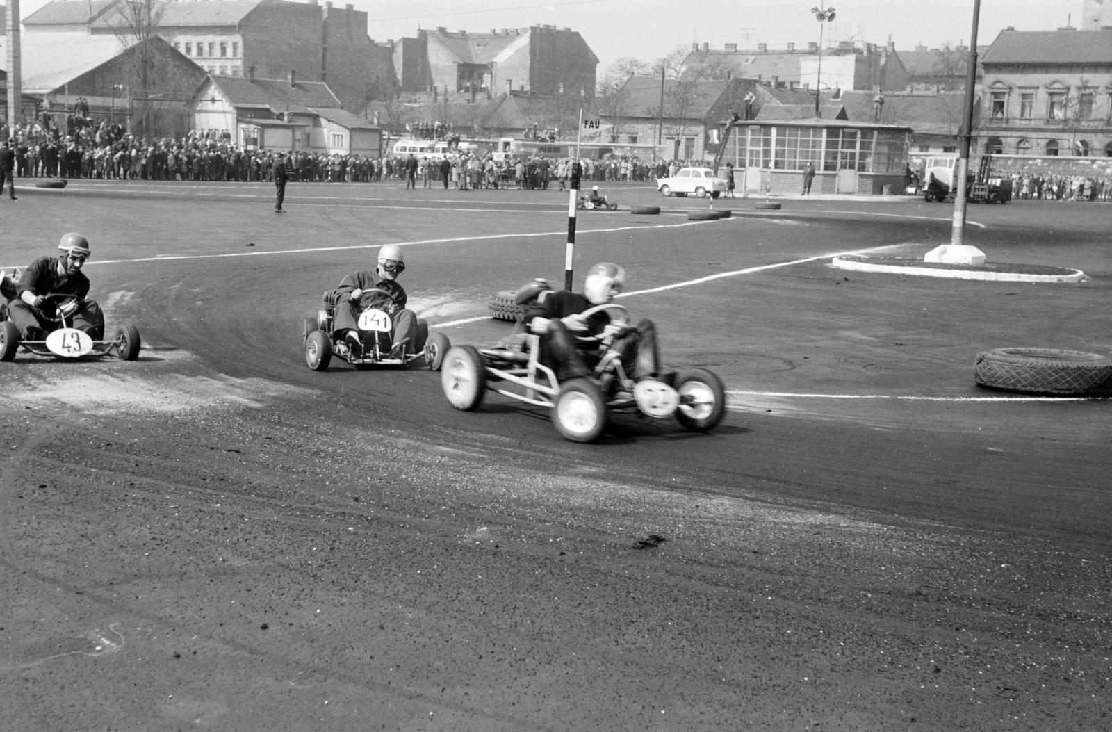Hungary, Budapest VIII., Korányi Sándor utca 3., Mező Imre garázs, gokartverseny, 1962, Hegyvidéki Helytörténeti Gyűjtemény, Budapest, Fortepan #290432