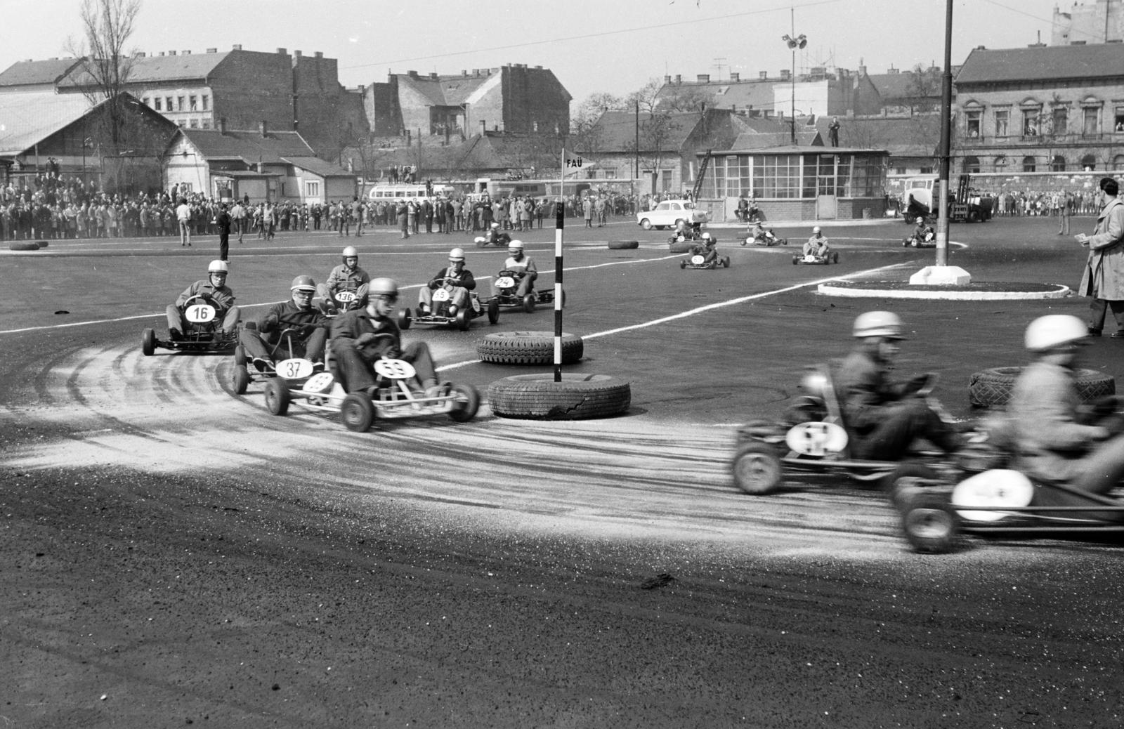 Magyarország, Budapest VIII., Korányi Sándor utca 3., Mező Imre garázs, gokartverseny, 1962, Hegyvidéki Helytörténeti Gyűjtemény, Best of, Budapest, gokart, Fortepan #290433
