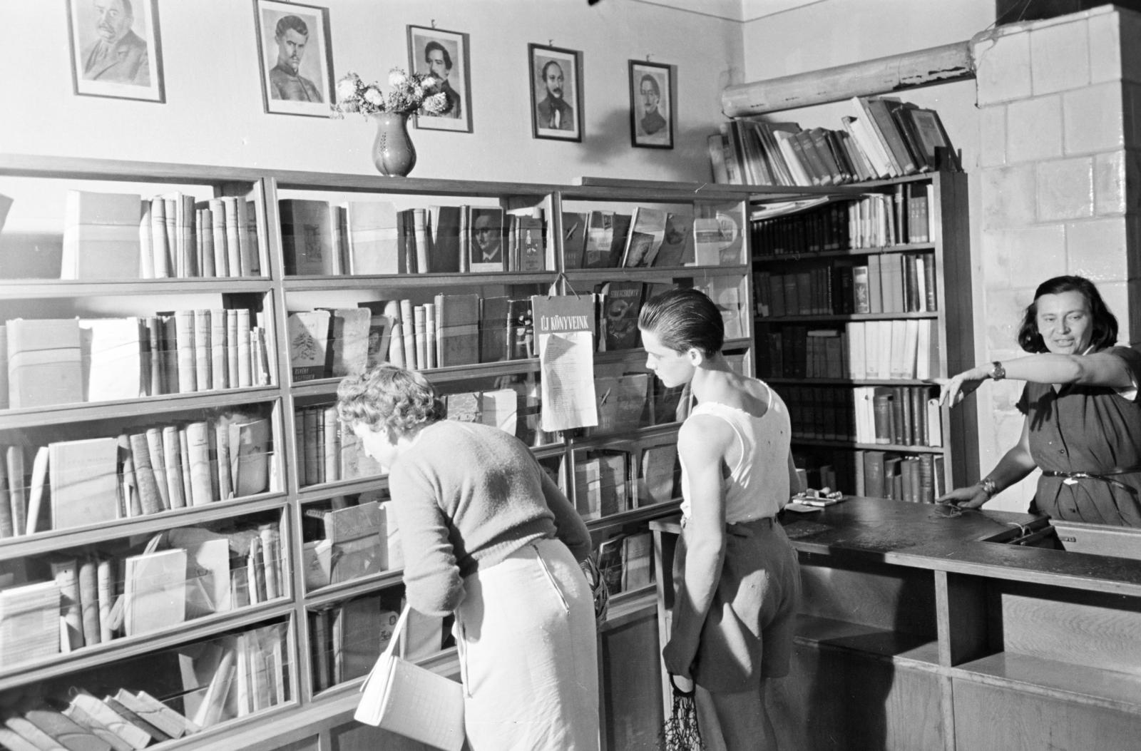 1959, Hegyvidéki Helytörténeti Gyűjtemény, könyvtár, könyvespolc, Fortepan #290435