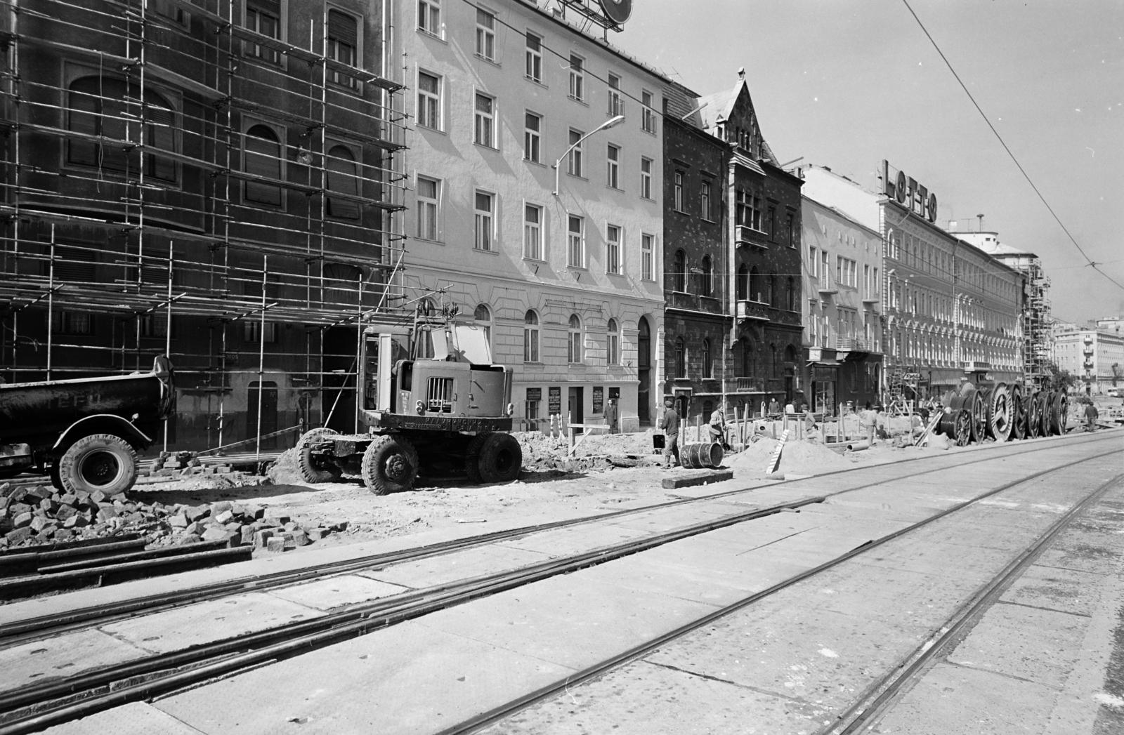 Hungary, Budapest XII.,Budapest I., az Alkotás utca házsora a Déli pályaudvarnál, a Schwartzer Ferenc utca és a Magyar Jakobinusok tere között., 1970, Hegyvidéki Helytörténeti Gyűjtemény, Budapest, Fortepan #290480