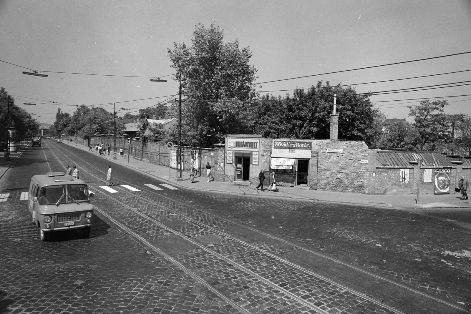 Magyarország, Budapest XII., Alkotás utca - Csörsz utca kereszteződése., 1971, Hegyvidéki Helytörténeti Gyűjtemény, Budapest, gyalogátkelő, Fortepan #290506