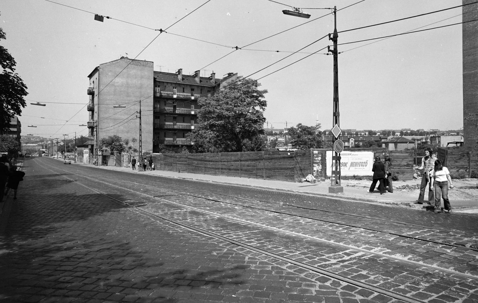 Hungary, Budapest XII.,Budapest I., Alkotás utca a Királyhágó utcától a Déli pályaudvar felé nézve., 1971, Hegyvidéki Helytörténeti Gyűjtemény, Budapest, Fortepan #290512