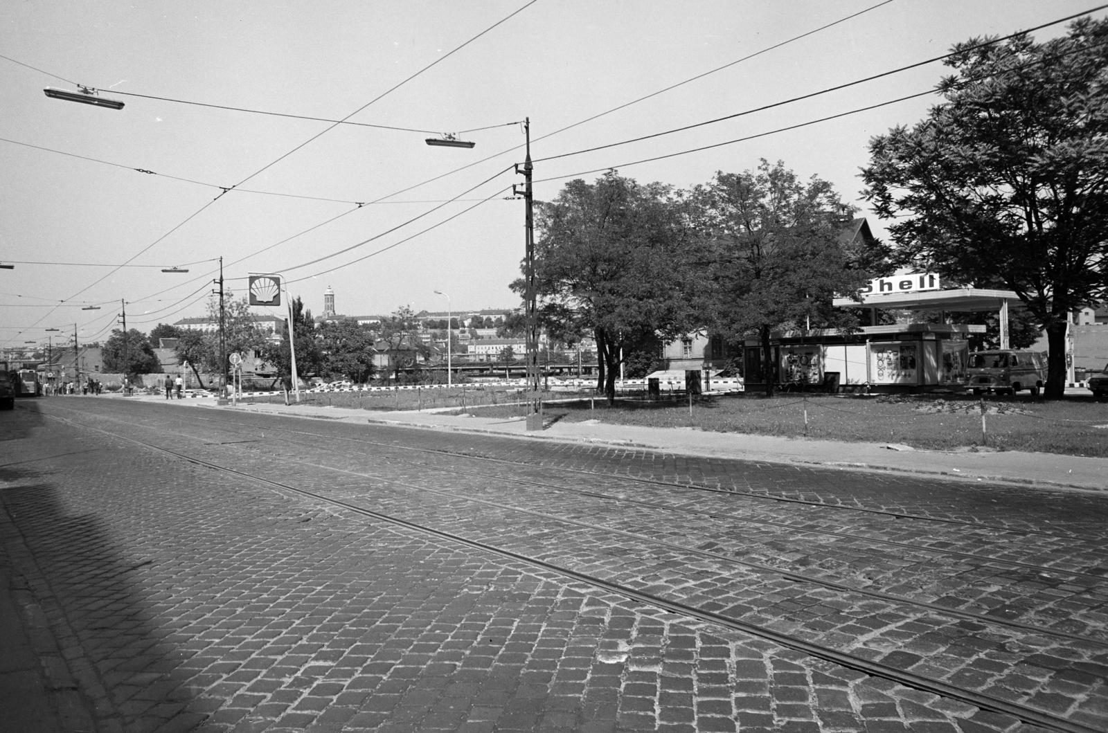 Magyarország, Budapest XII.,Budapest I., Alkotás utca a Királyhágó utca és a Déli pályaudvar közötti szakaszon., 1971, Hegyvidéki Helytörténeti Gyűjtemény, Budapest, Fortepan #290513