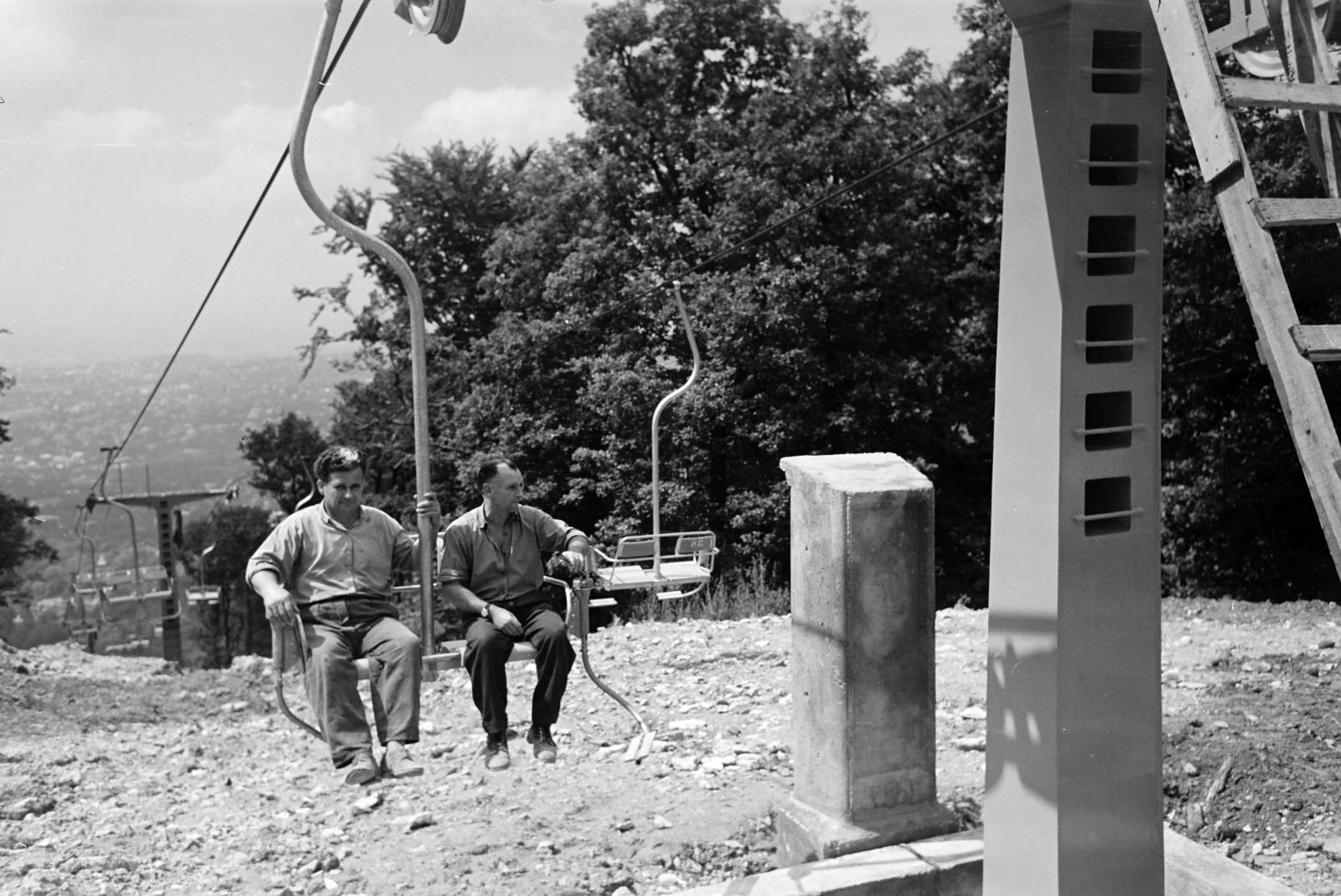 Hungary, Budapest XII., Jánoshegy, a felvétel a Libegő végállomása közelében készült., 1970, Hegyvidéki Helytörténeti Gyűjtemény, Budapest, chairlift, Fortepan #290553