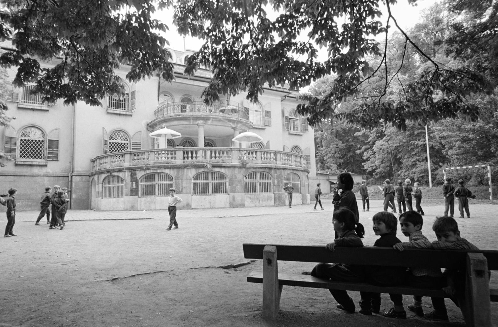 Magyarország, Budapest XII., Béla király út 20., Svábhegyi Gyermekkórház., 1964, Hegyvidéki Helytörténeti Gyűjtemény, Gyermekotthon, Budapest, Fortepan #290562