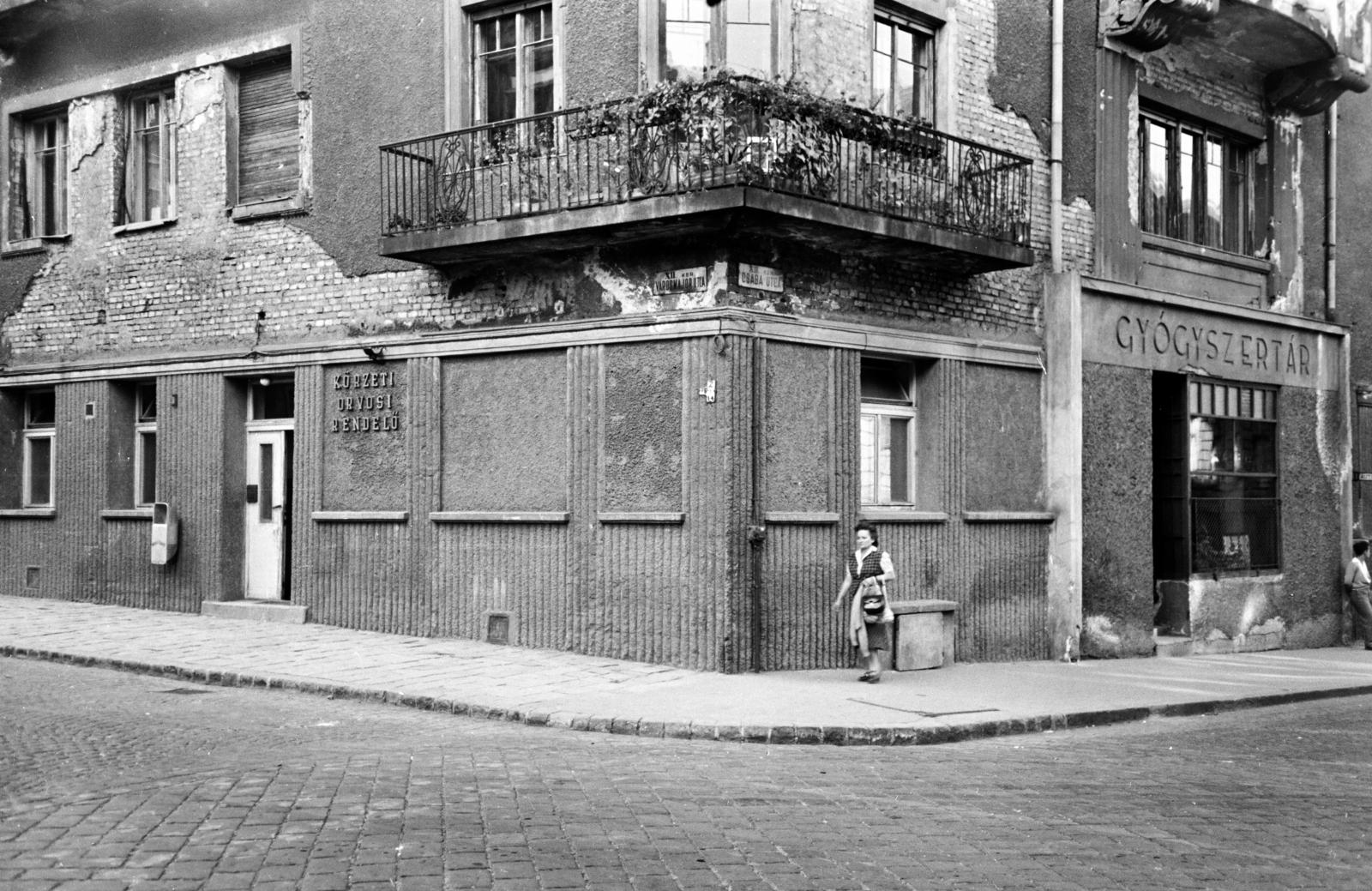 Hungary, Budapest XII., Városmajor utca 33-as számú ház, jobbra a Csaba utca., 1960, Hegyvidéki Helytörténeti Gyűjtemény, Budapest, pharmacy, doctor's office, Fortepan #290603