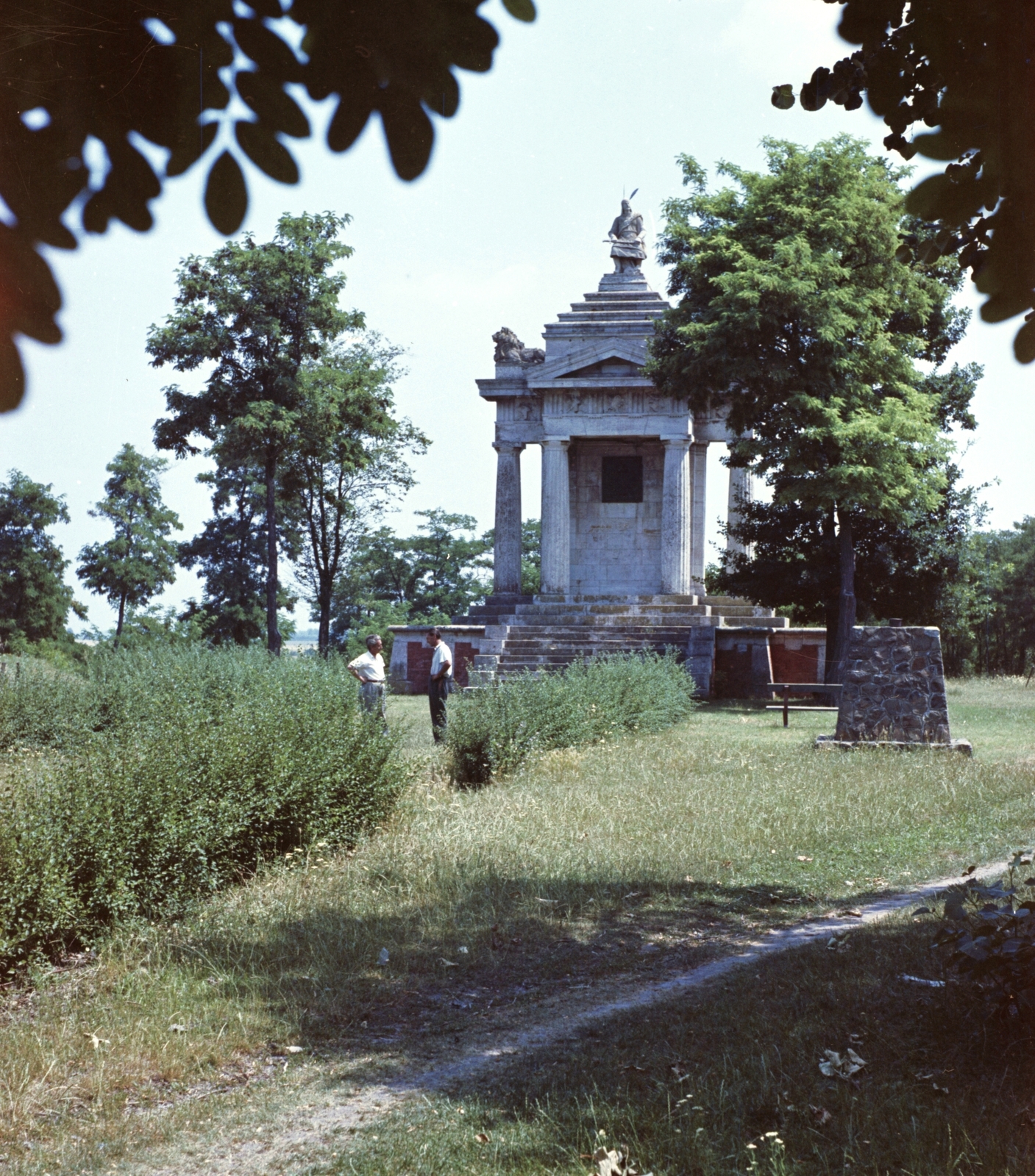 Hungary, Ópusztaszer, (Sövényháza), Árpád-emlékmű a későbbi Nemzeti Történeti Emlékpark területén., 1966, Építésügyi Dokumentációs és Információs Központ, VÁTI, architectural heritage, colorful, monument, Fortepan #29066