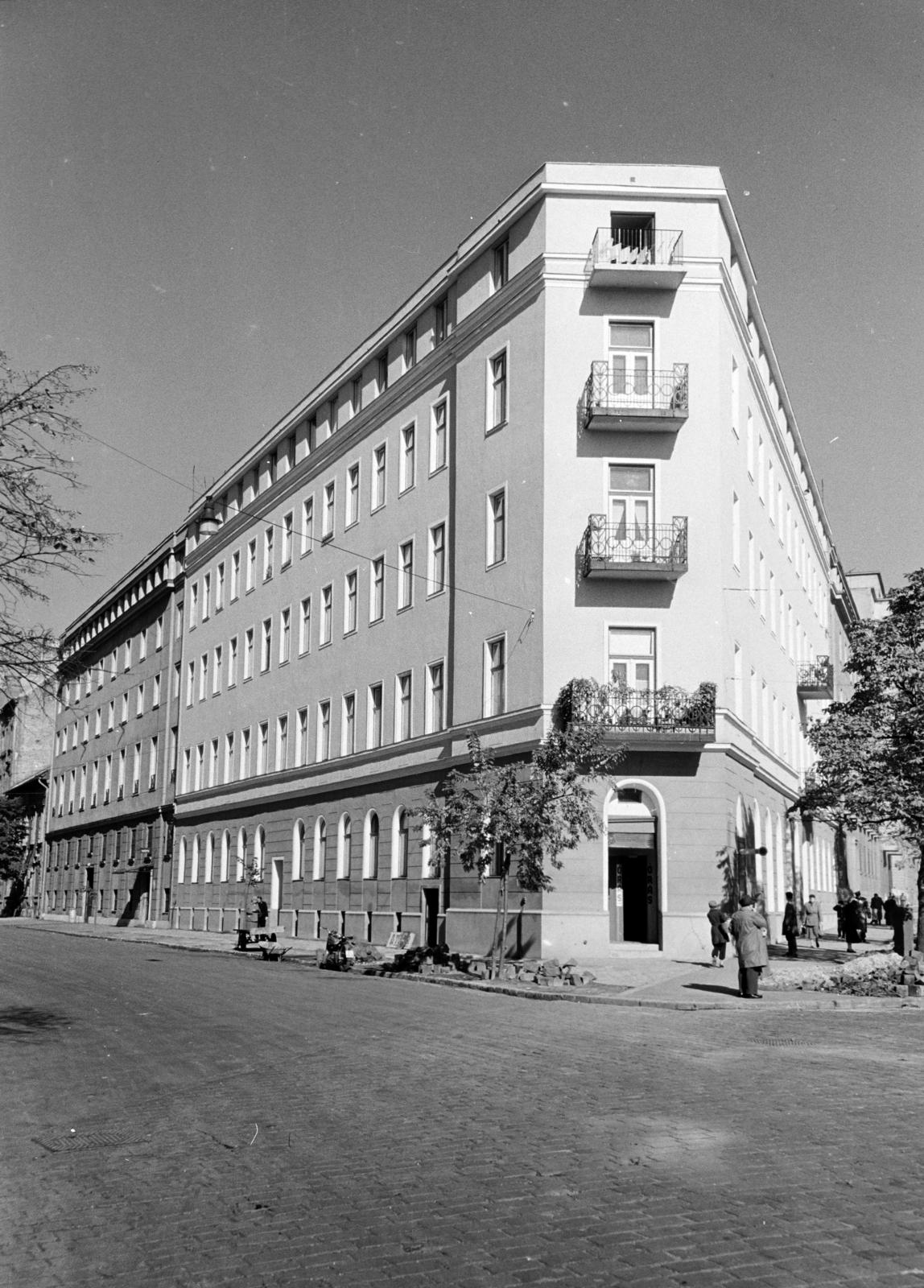 Hungary, Budapest XII., Krisztina körút, szemben a 35. számú ház, balra a Maros utca., 1964, Hegyvidéki Helytörténeti Gyűjtemény, Budapest, Fortepan #290676