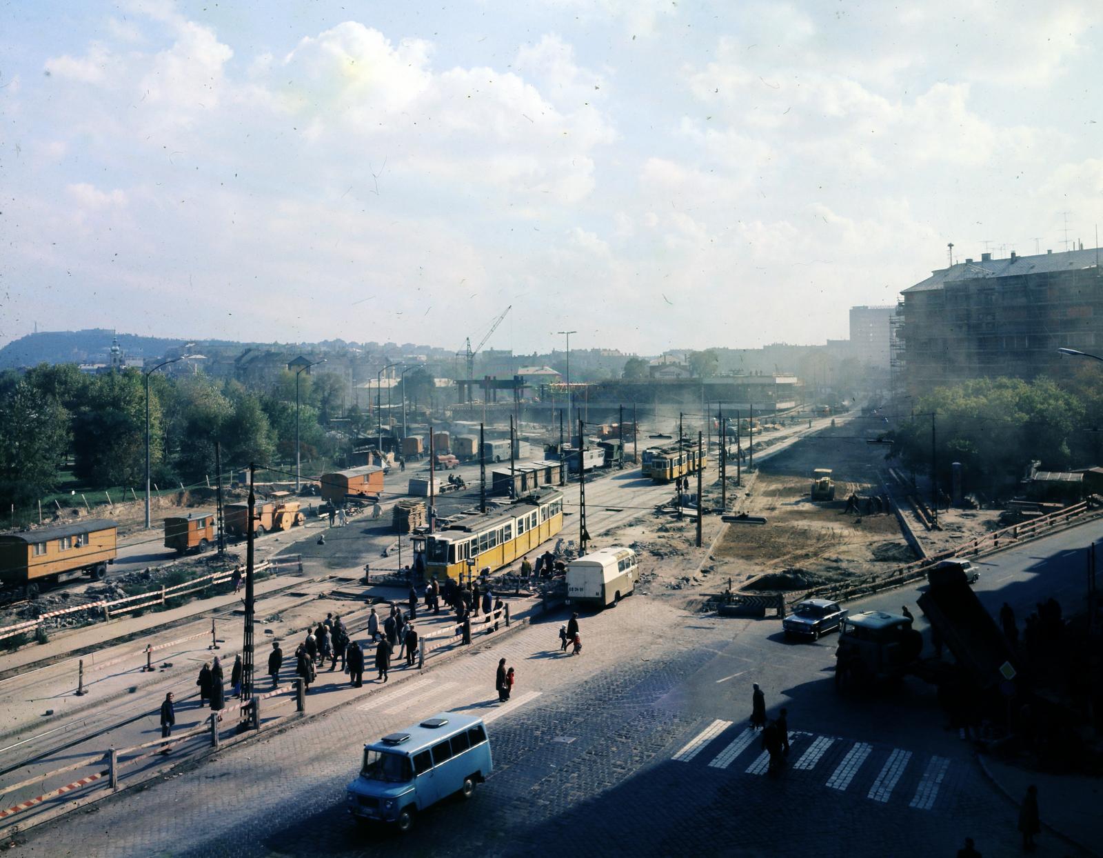 Hungary, Budapest XII.,Budapest I., Krisztina körút kilátás a Maros utca sarkán álló házból a Magyar jakobinusok tere és az átépítés alatt álló Déli pályaudvar felé., 1969, Hegyvidéki Helytörténeti Gyűjtemény, colorful, train station, construction, Budapest, Fortepan #290695