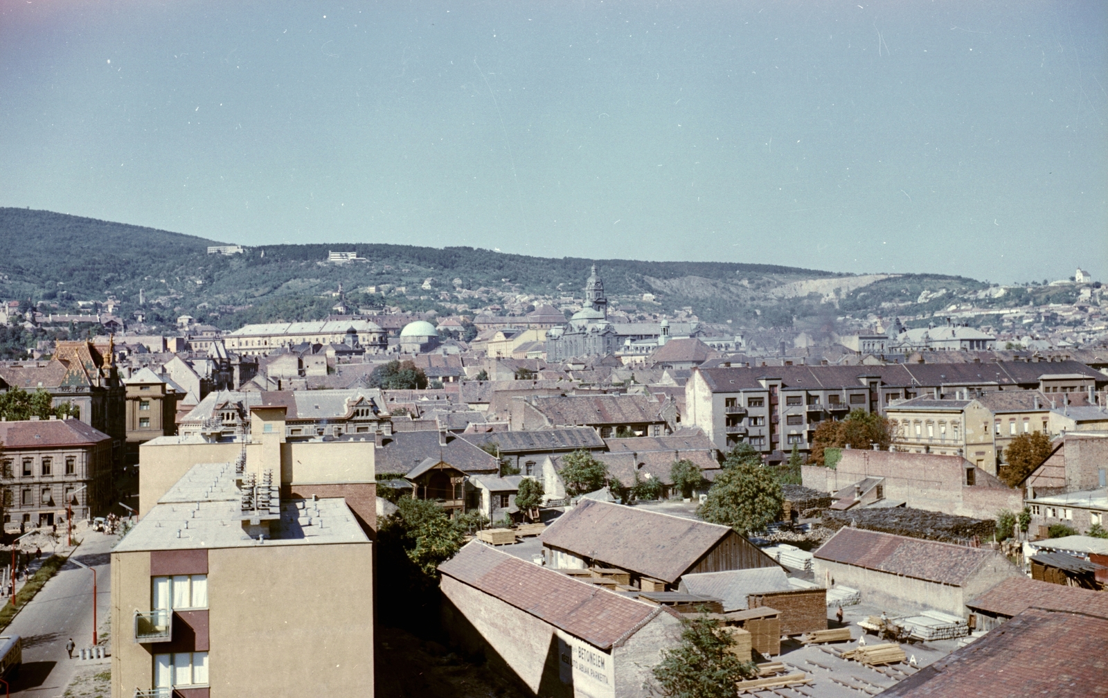Hungary, Pécs, látkép a Jókai Mór utcától a Széchenyi tér felé nézve., 1965, Építésügyi Dokumentációs és Információs Központ, VÁTI, colorful, cityscape, picture, Fortepan #29086