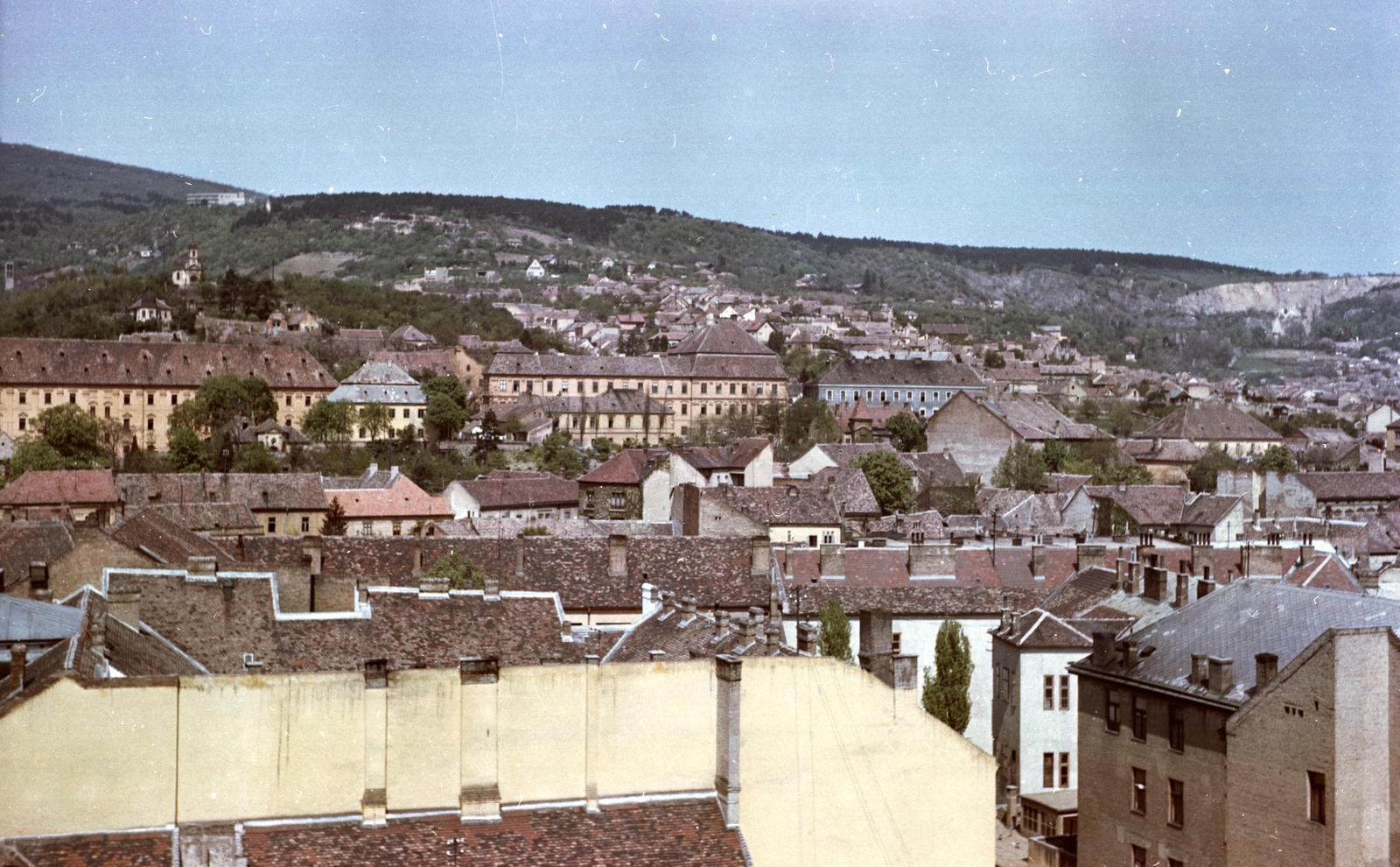 Hungary, Pécs, kilátás a Városháza tornyából Tettye felé., 1965, Építésügyi Dokumentációs és Információs Központ, VÁTI, colorful, cityscape, picture, Fortepan #29087