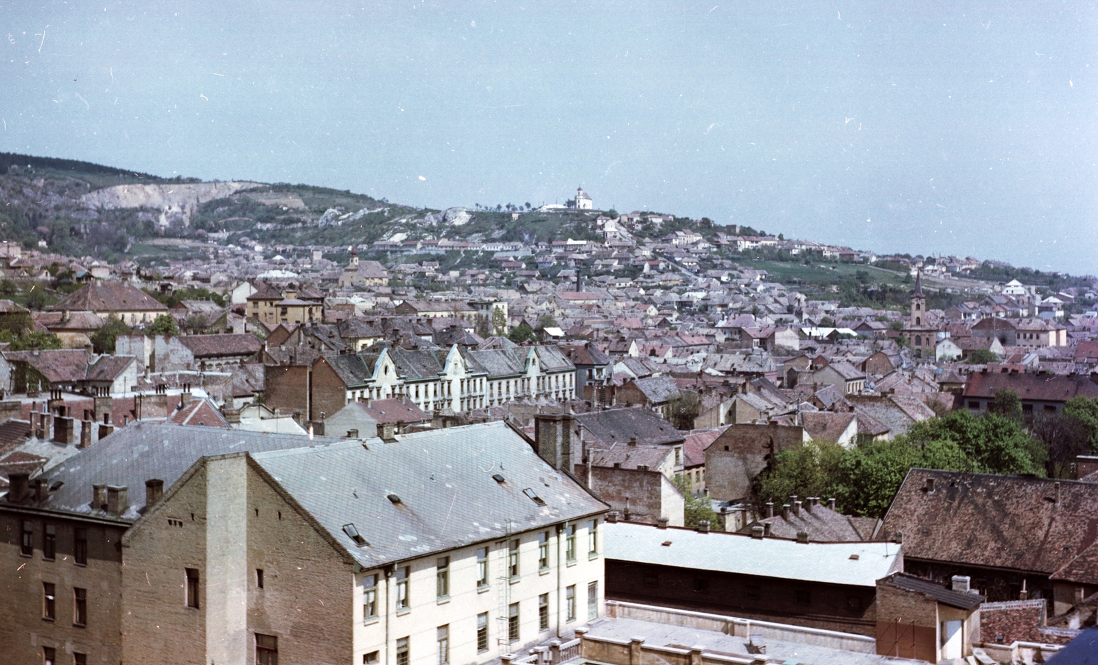 Hungary, Pécs, látkép a Városháza tornyából a Havihegy felé nézve., 1965, Építésügyi Dokumentációs és Információs Központ, VÁTI, colorful, cityscape, picture, Fortepan #29089