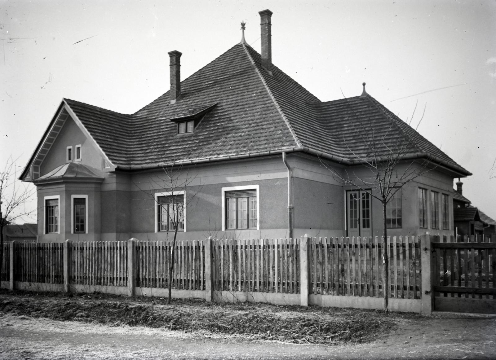 Hungary, Csermajor., 1923, Hodosi Róbert, house, fence, Fortepan #291087