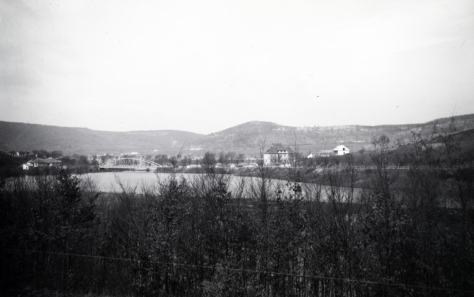 Hungary,Slovakia, Ipoly folyó, szemben a Ráróspuszta és Rárós közötti híd, később a Madách híd épült fel a helyén., 1941, Mikolay Károly, Fortepan #291196