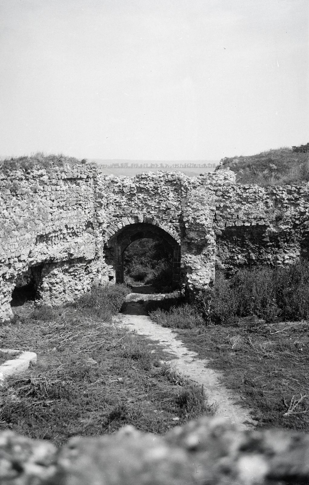 Hungary, Nógrád, Nógrád vára, várkapu., 1941, Mikolay Károly, Fortepan #291207