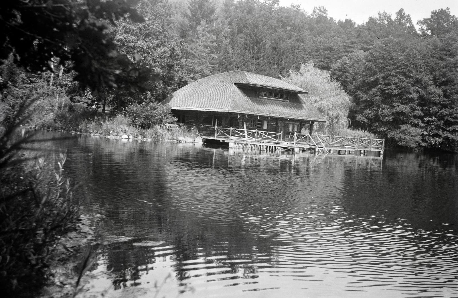 Romania,Transylvania, Sovata, Szovátafürdő, Medve-tó., 1941, Mikolay Károly, Fortepan #291226