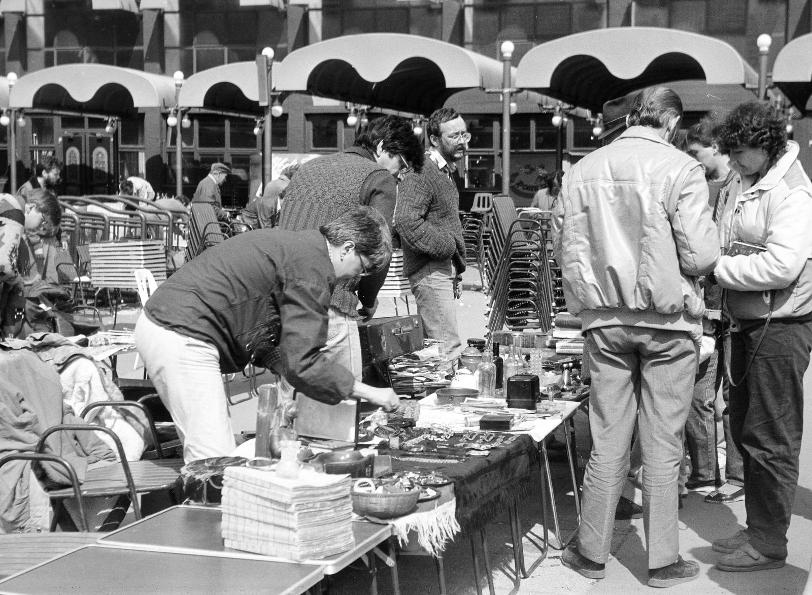 1988, Szerényi Gábor, bolhapiac, Fortepan #291255