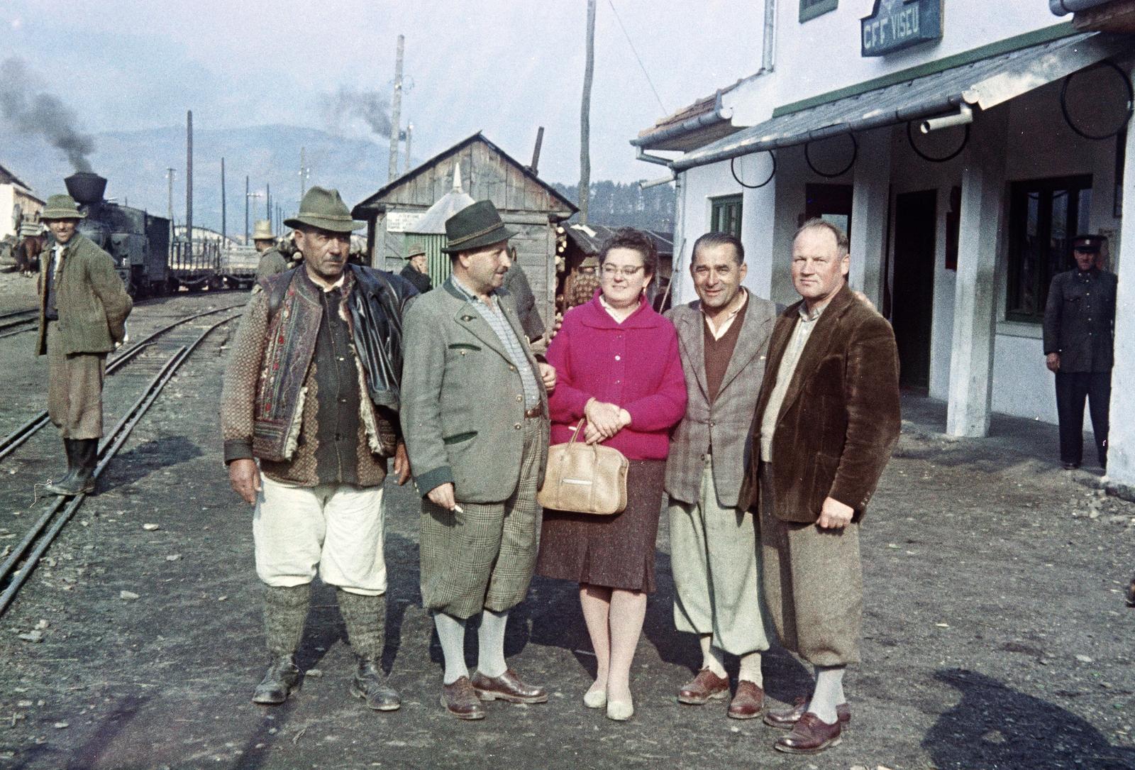 Romania,Transylvania, Vișeu de Sus, az erdei vasút állomása., 1964, Kovács Gyöngyi, Fortepan #291550