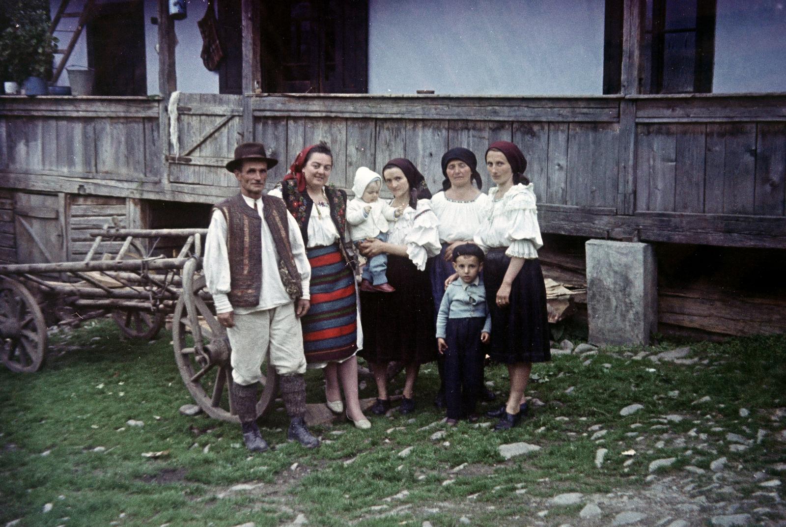 1964, Kovács Gyöngyi, népviselet, Fortepan #291551