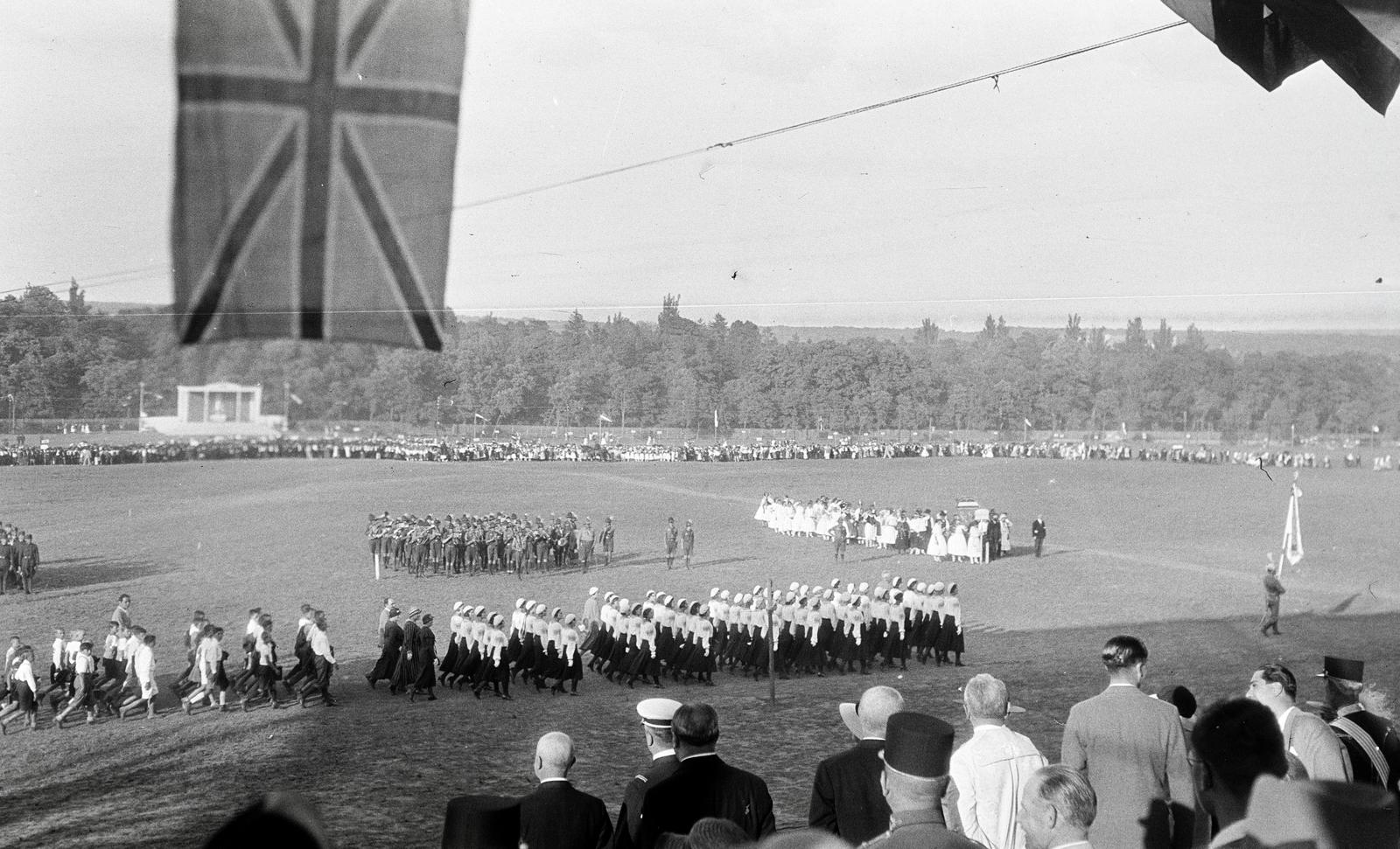 Hungary, Gödöllő, 4. Nemzetközi Cserkész Világtalálkozó (Jamboree). A felvétel Horthy Miklós kormányzó látogatása alkalmával készült az Arénában., 1933, Nagy Emese, march, Fortepan #291744