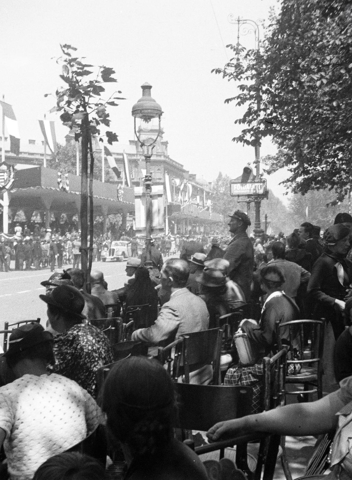 1937, Nagy Emese, közönség, földalatti, gázlámpa, facsemete, Fortepan #291824