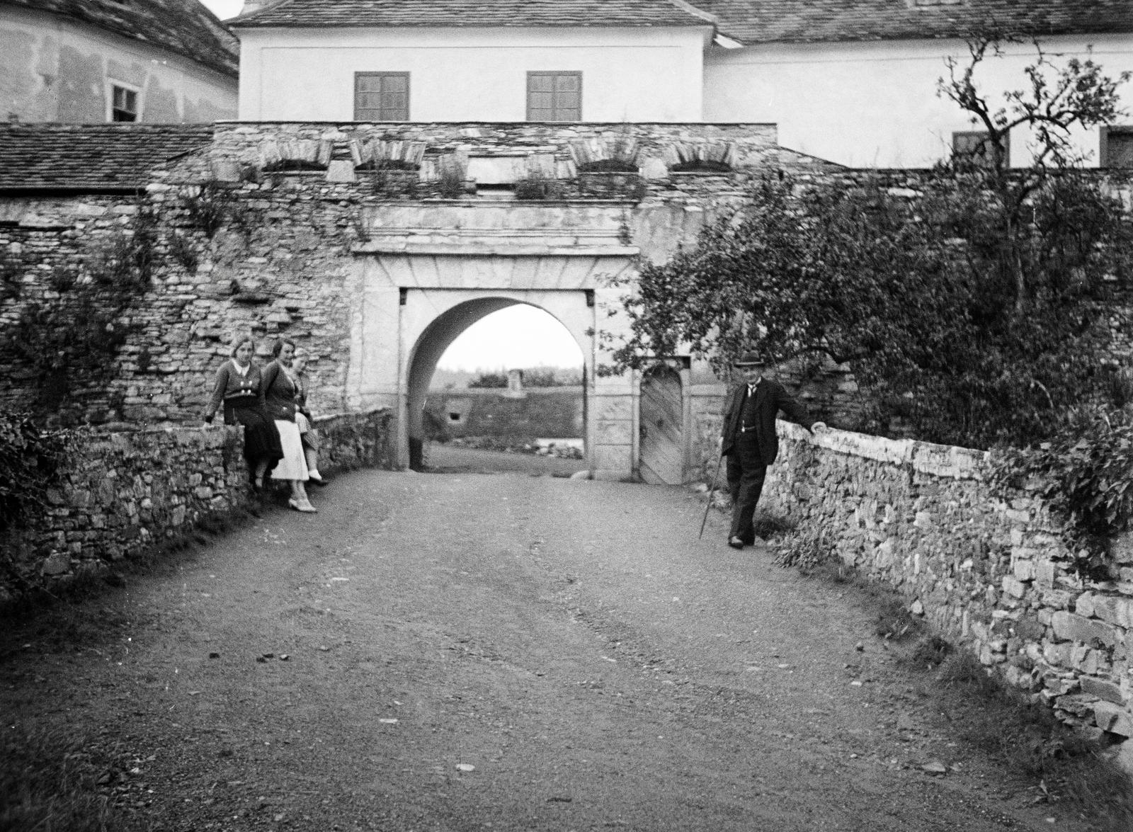 Austria, Bernstein, híd a vár kapuja előtt., 1936, Nagy Emese, arch, Fortepan #291850