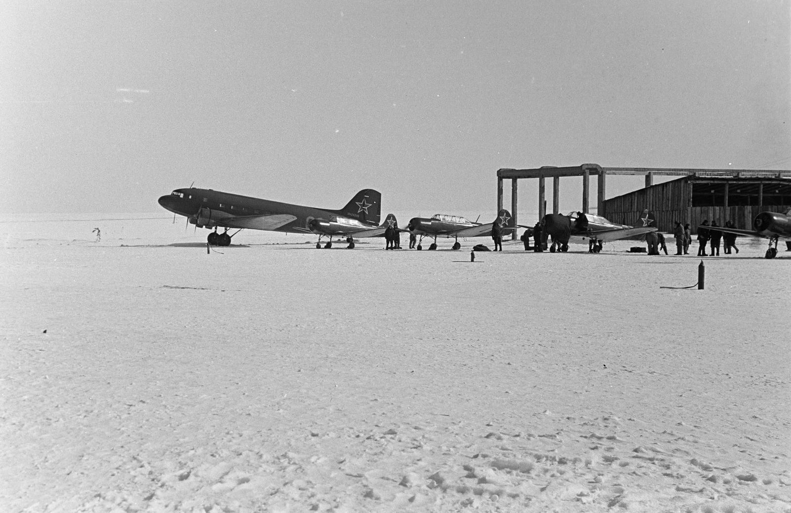 1960, Dusik, repülőtér, Jakovlev Jak-18, Liszunov Li-2, Fortepan #291912