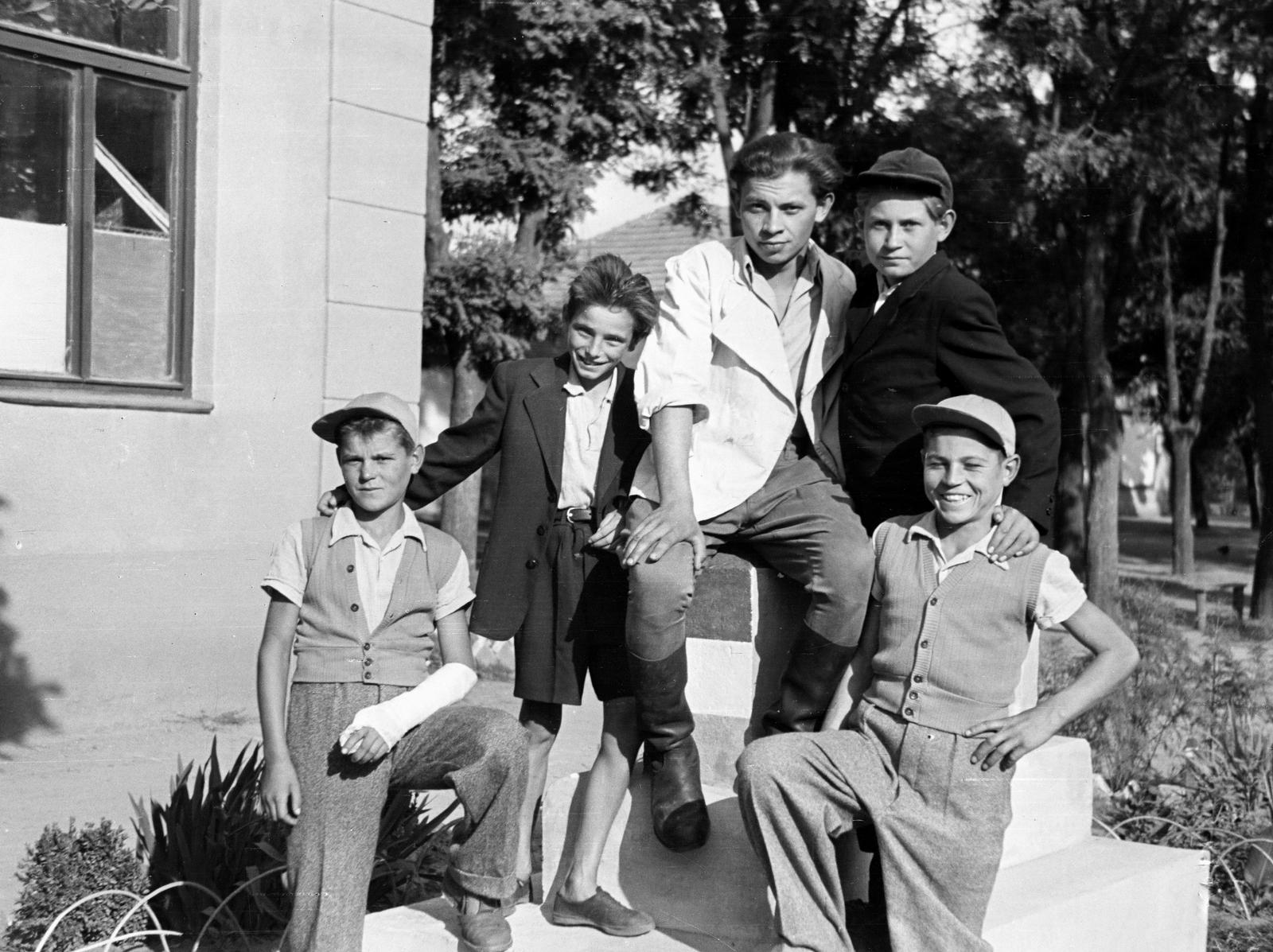 1960, Dusik, cap, boys, tableau, Fortepan #291992