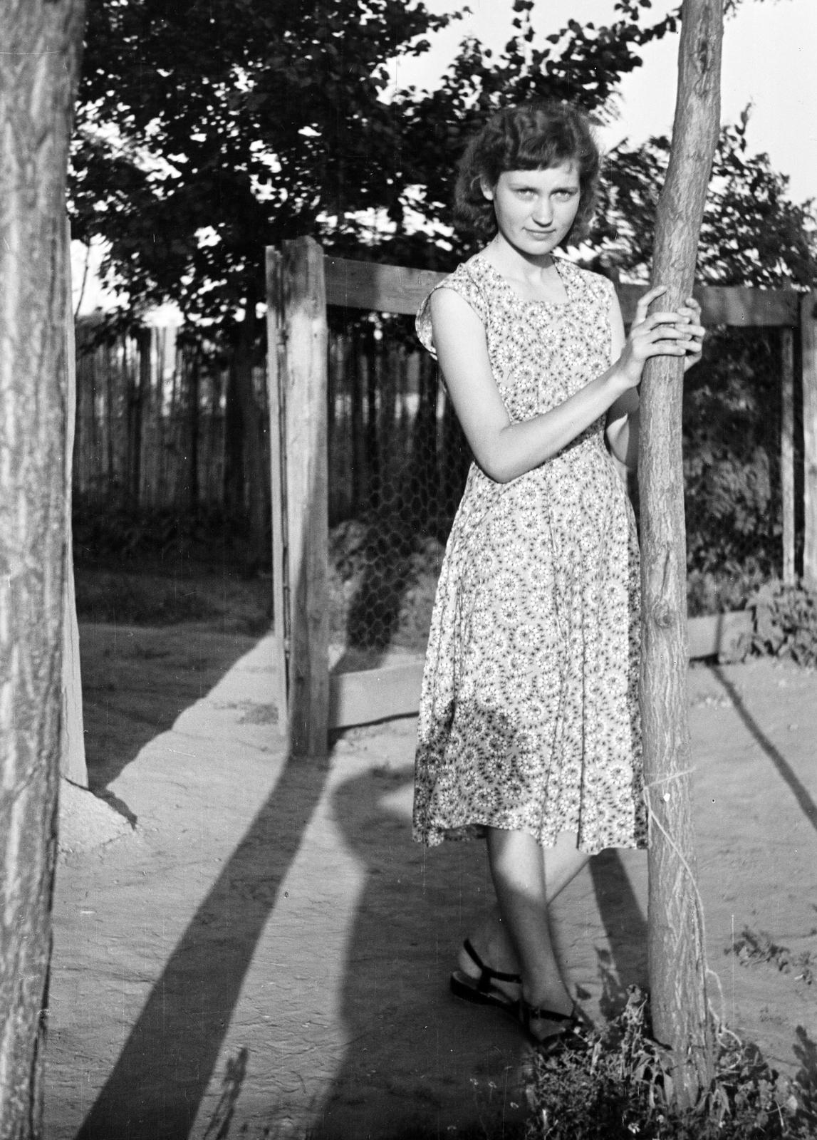 1960, Dusik, summer dresses, lady, Fortepan #291994